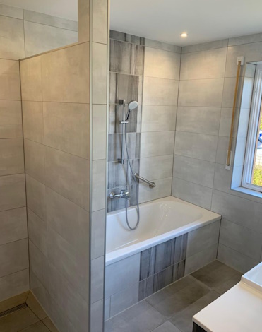 Fliesenlegerarbeiten